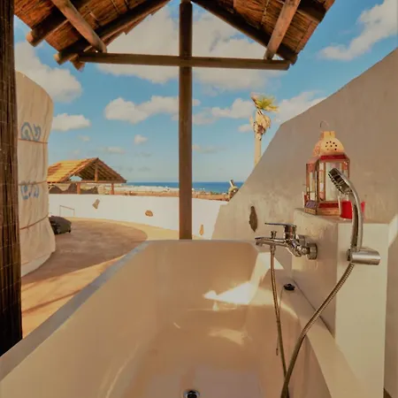 Palacio And Yurt - 2 Pools - Hot Tub - Fantastic Sea Views *