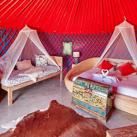 Palacio And Yurt - 2 Pools - Hot Tub - Fantastic Sea Views Villa Tabayesco