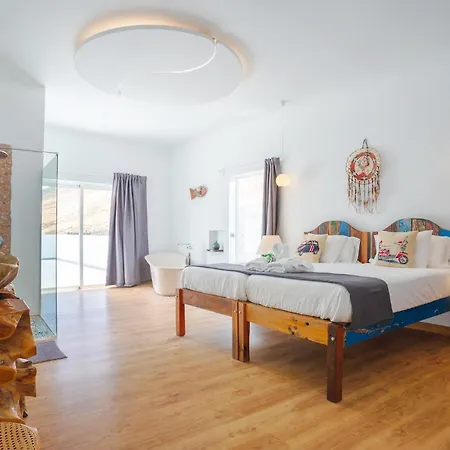 Palacio And Yurt - 2 Pools - Hot Tub - Fantastic Sea Views Tabayesco