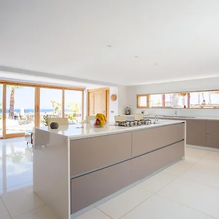 Palacio And Yurt - 2 Pools - Hot Tub - Fantastic Sea Views * Табайеско