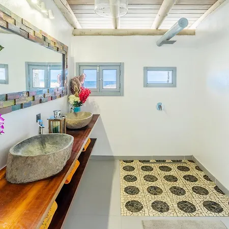 Palacio And Yurt - 2 Pools - Hot Tub - Fantastic Sea Views * Tabayesco