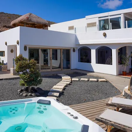 Palacio And Yurt - 2 Pools - Hot Tub - Fantastic Sea Views Вилла Табайеско