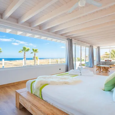 Palacio And Yurt - 2 Pools - Hot Tub - Fantastic Sea Views Villa