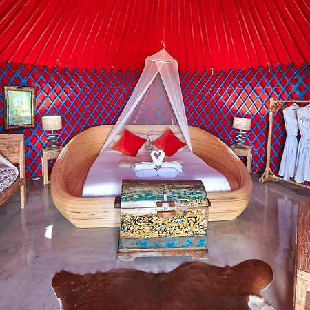 Palacio And Yurt - 2 Pools - Hot Tub - Fantastic Sea Views *