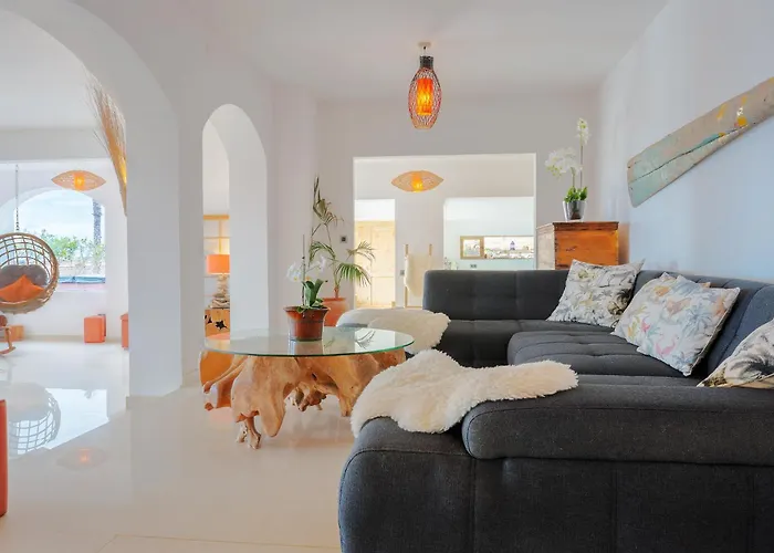 Villa Palacio&yurt - 2 Pools - Hot Tub - Fantastic Sea Views