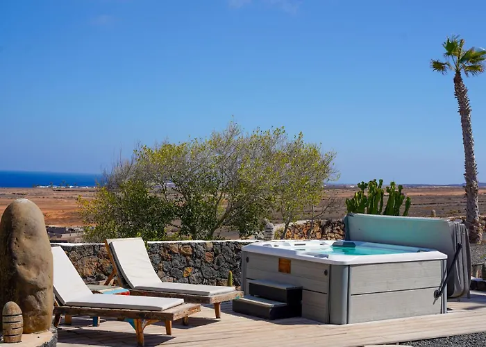 Villa Palacio&yurt - 2 Pools - Hot Tub - Fantastic Sea Views *
