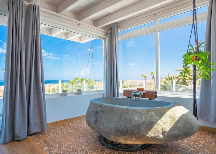 Palacio&yurt - 2 Pools - Hot Tub - Fantastic Sea Views *