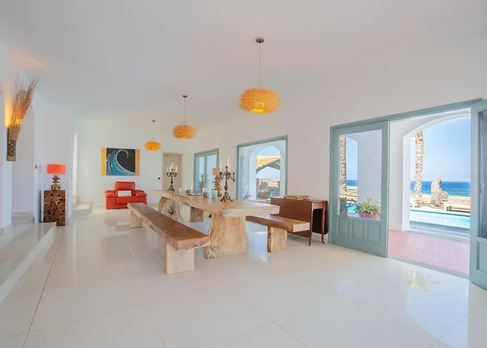 Villa Palacio&yurt - 2 Pools - Hot Tub - Fantastic Sea Views *