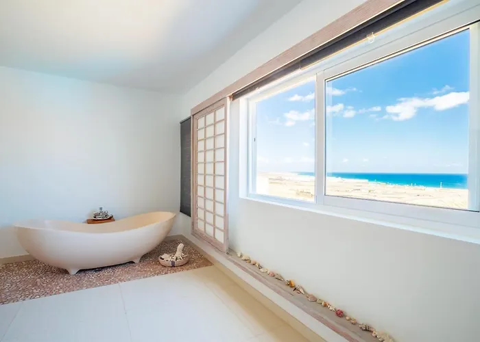 Villa Palacio&yurt - 2 Pools - Hot Tub - Fantastic Sea Views *