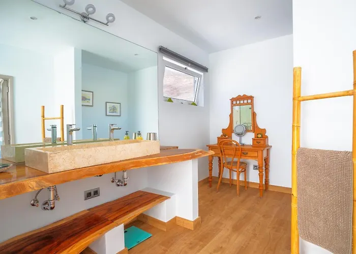 Palacio&yurt - 2 Pools - Hot Tub - Fantastic Sea Views