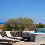Vila Palacio And Yurt - 2 Pools - Hot Tub - Fantastic Sea Views *