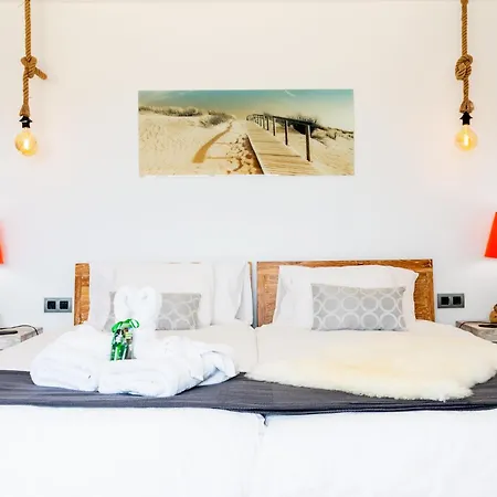 Palacio And Yurt - 2 Pools - Hot Tub - Fantastic Sea Views Willa Tabayesco