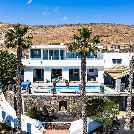 Palacio And Yurt - 2 Pools - Hot Tub - Fantastic Sea Views Villa