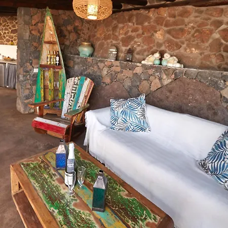 Palacio And Yurt - 2 Pools - Hot Tub - Fantastic Sea Views * Tabayesco