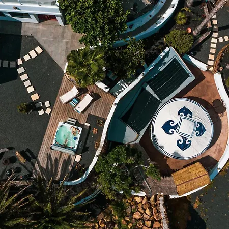 Villa Palacio And Yurt - 2 Pools - Hot Tub - Fantastic Sea Views *