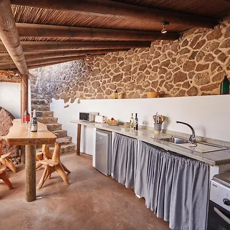 Villa Palacio And Yurt - 2 Pools - Hot Tub - Fantastic Sea Views *