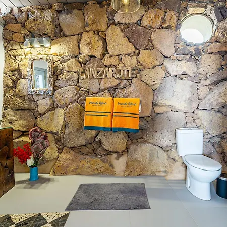 Palacio And Yurt - 2 Pools - Hot Tub - Fantastic Sea Views *