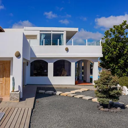 Palacio And Yurt - 2 Pools - Hot Tub - Fantastic Sea Views Villa