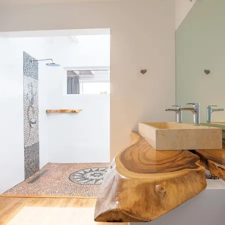 Palacio And Yurt - 2 Pools - Hot Tub - Fantastic Sea Views Willa *