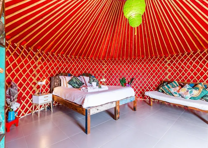 Vila Palacio And Yurt - 2 Pools - Hot Tub - Fantastic Sea Views *