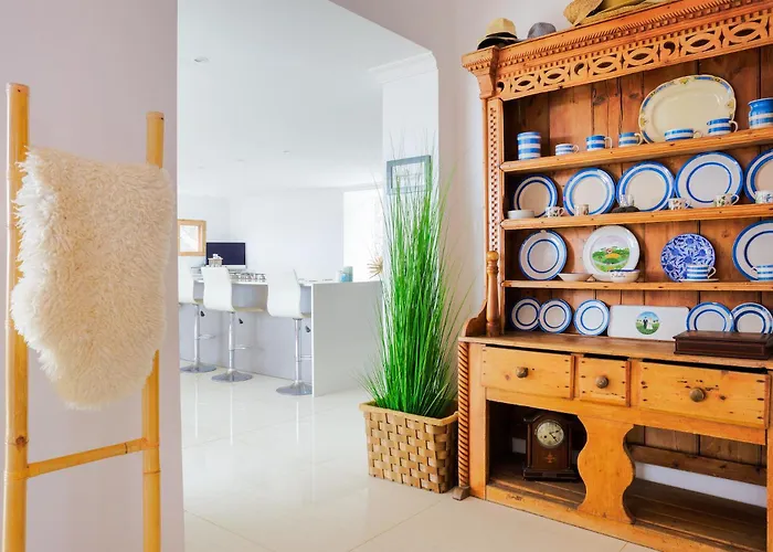 Vila Palacio And Yurt - 2 Pools - Hot Tub - Fantastic Sea Views *