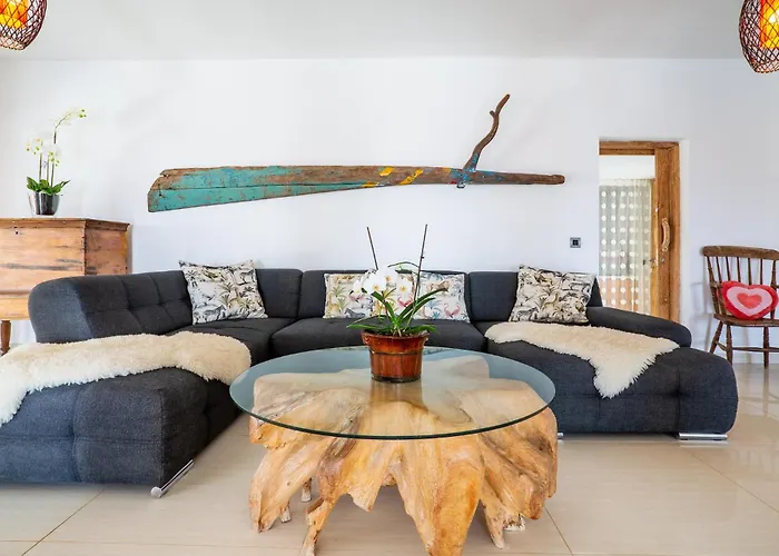 Palacio And Yurt - 2 Pools - Hot Tub - Fantastic Sea Views Willa *