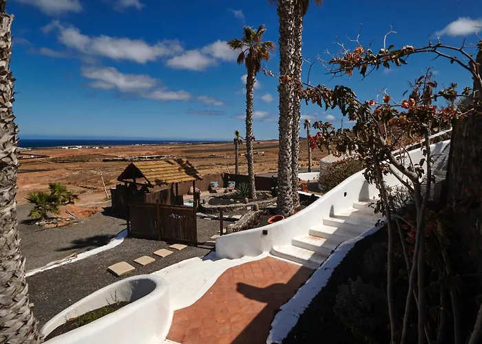 Palacio And Yurt - 2 Pools - Hot Tub - Fantastic Sea Views Willa