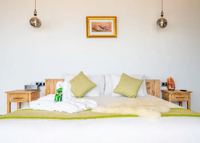 Palacio And Yurt - 2 Pools - Hot Tub - Fantastic Sea Views Willa *