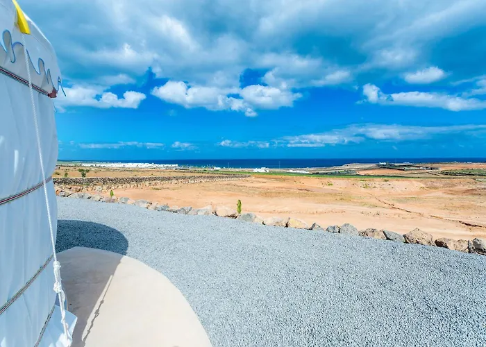 Palacio And Yurt - 2 Pools - Hot Tub - Fantastic Sea Views Vila