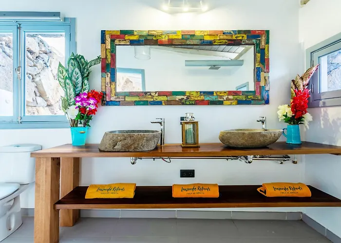 Palacio And Yurt - 2 Pools - Hot Tub - Fantastic Sea Views Tabayesco