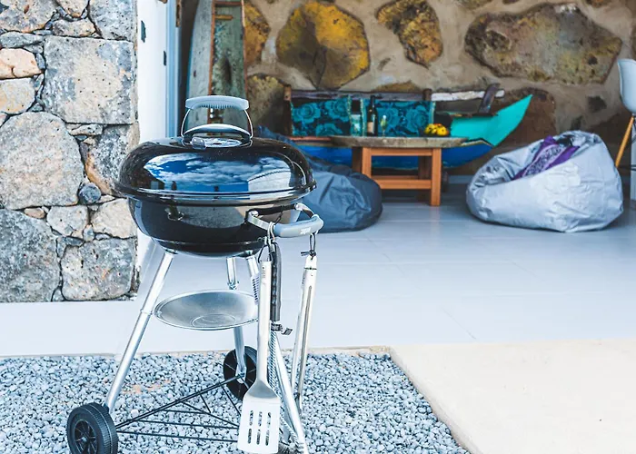 Vila Palacio And Yurt - 2 Pools - Hot Tub - Fantastic Sea Views *