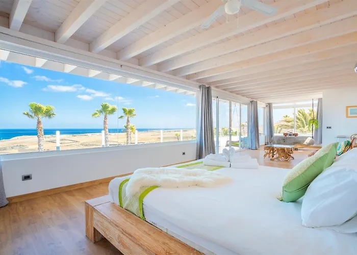 Palacio And Yurt - 2 Pools - Hot Tub - Fantastic Sea Views Vila