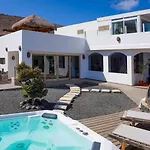 Palacio And Yurt - 2 Pools - Hot Tub - Fantastic Sea Views ヴィラ Tabayesco