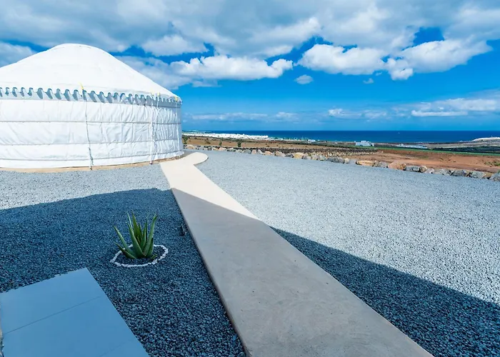 Palacio And Yurt - 2 Pools - Hot Tub - Fantastic Sea Views *