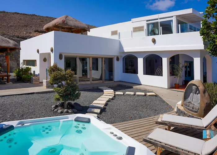 Palacio And Yurt - 2 Pools - Hot Tub - Fantastic Sea Views ヴィラ Tabayesco