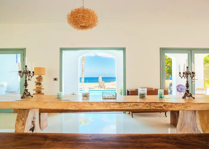 Palacio And Yurt - 2 Pools - Hot Tub - Fantastic Sea Views ヴィラ Tabayesco